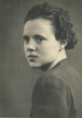 Halla Björg Smith Valdemarsdóttir (1938), Lilla 19 ára