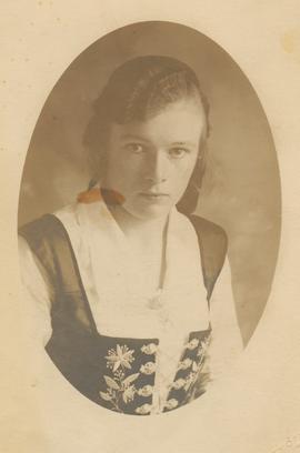 Stefanía Eðvarðsdóttir (1910-1985) Helgavatni