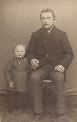 Jósef Frímann Jóhannsson (1852-1898) Helgavatni og Jósef Jón Jósefsson (1894-1967) Blönduósi]