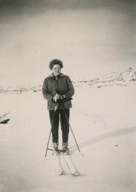 Ásrún Björg Arnþórsdóttir (1938)