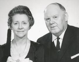 Auður Halldórsdóttir Ísfeld (1917-1996) og Eiríkur Jón Kristjánsson Ísfeld (1908-1991) prestur