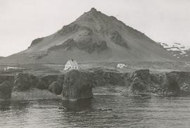 Stapafell á Snæfellsnesi-Bjarg á Arnarstapa