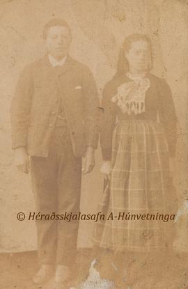 Guðmundur Guðmundsson (1876-1959) Þorfinnsstöðum og Kristín Guðmundsdr Bergmann (1877-43) Marðarnúpi
