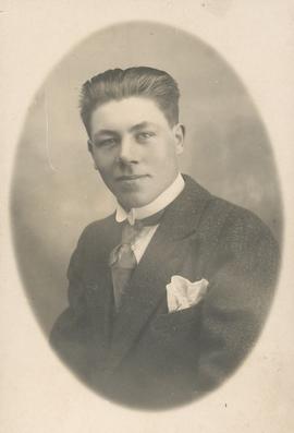 1119-Ólafur Ólafsson (1905-2001) Kambakoti