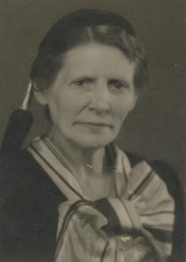Ögn Guðmannsdóttir Levý (1877-1955) Ósum