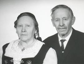 3658-Vigdís Björnsdóttir (1896-1979) kennari-Eiríkur Halldórsson (1892-1971)-Hólabaki og Skólahús...