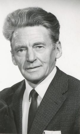 Jón Tryggvason (1917-2007) Ártúnum