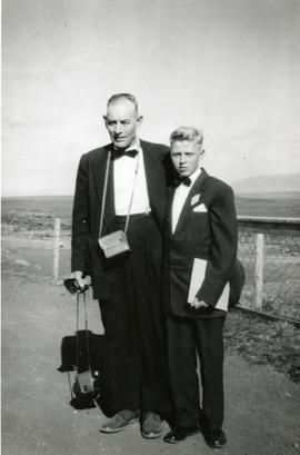 Arnþór Árnason (1904-1983) kennari og Árni Jón sonur hans