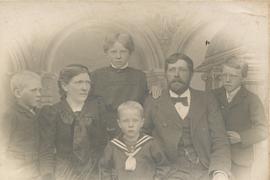 04521-Þórey Jónsdóttir (1868-14)-Björn Árnason (1870-32)-Sigurlaug (1896-23)-Árni (1898-78)-Þórar...