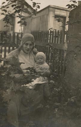 12283c-Jóhanna Lára Marinósdóttir Hafstein (1906-1969) og Þórunn Ebba