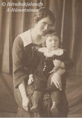 1378-Helga Helgadóttir (1880-1964)-Elsa Lyng Magnúsdóttir (1917-2011) Flögu og Blönduósi 1920