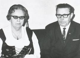 Ósk Skarphéðinsdóttir (1902-1989) og Guðmann Hjálmarsson (1900-1973) smiður Héðinshöfða Blönduósi