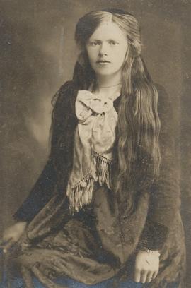 1334-Guðrún Sigurlína Teitsdóttir (1889-1978) ljósmóðir frá Kringlu