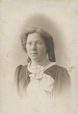 Halldóra Nikulásdóttir (1888-1982) ljósmóðir Winnipeg frá Stóruborg