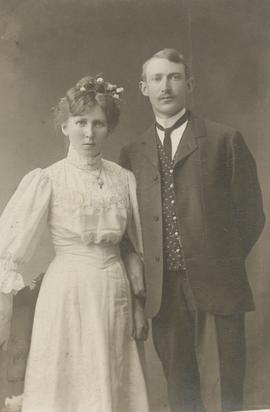 Ólafur Kristján Hallsson (1885-1974) og Guðrún Björnsdóttir (1883-1970) Eriksdal Manitoba