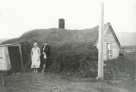 04845-Margrét Friðriksdóttir (1876-1949) (tv)-Indriðabæ (Baldurshaga).