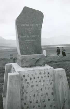 Minnismerki um Bólu-Hjálmar Jónsson (1796-1875) 1961 við Miklabæ í Blönduhlíð