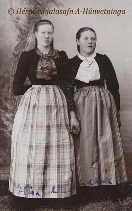 Elísabet (1878-1942) og Halldóra (1878-1961) Björnsdætur frá Marðarnúpi í Vatnsdal