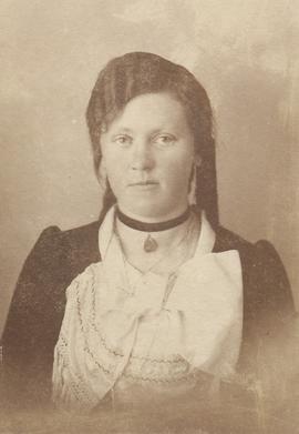 Sesselja Gunnlaugsdóttir (1897-1992) Gnýstöðum