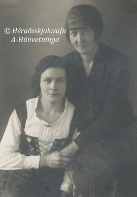 Sigríður Árnadóttir (1870-1958) Ytra-Hóli og Elín Rannveig Jónsdóttir (1899-1934) Höskuldsstöðum