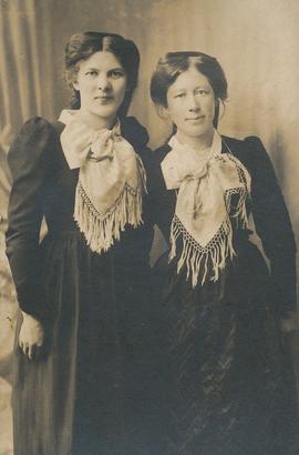 Margrét Björnsdóttir (1888-1956) og Margrét Helga Eiríksdóttir (1877) frá Múla í Miðfirði